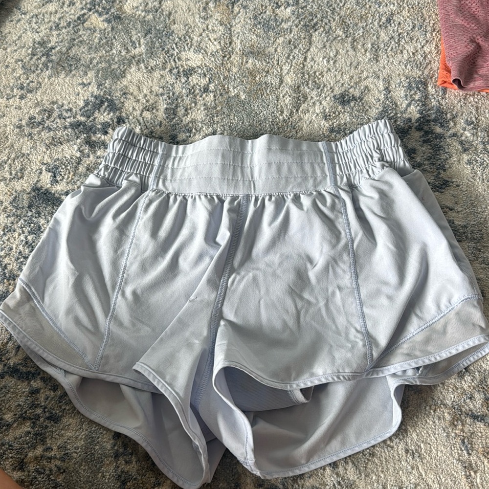 Lulu lemon, 4 inch hotty hot shorts, size 4
